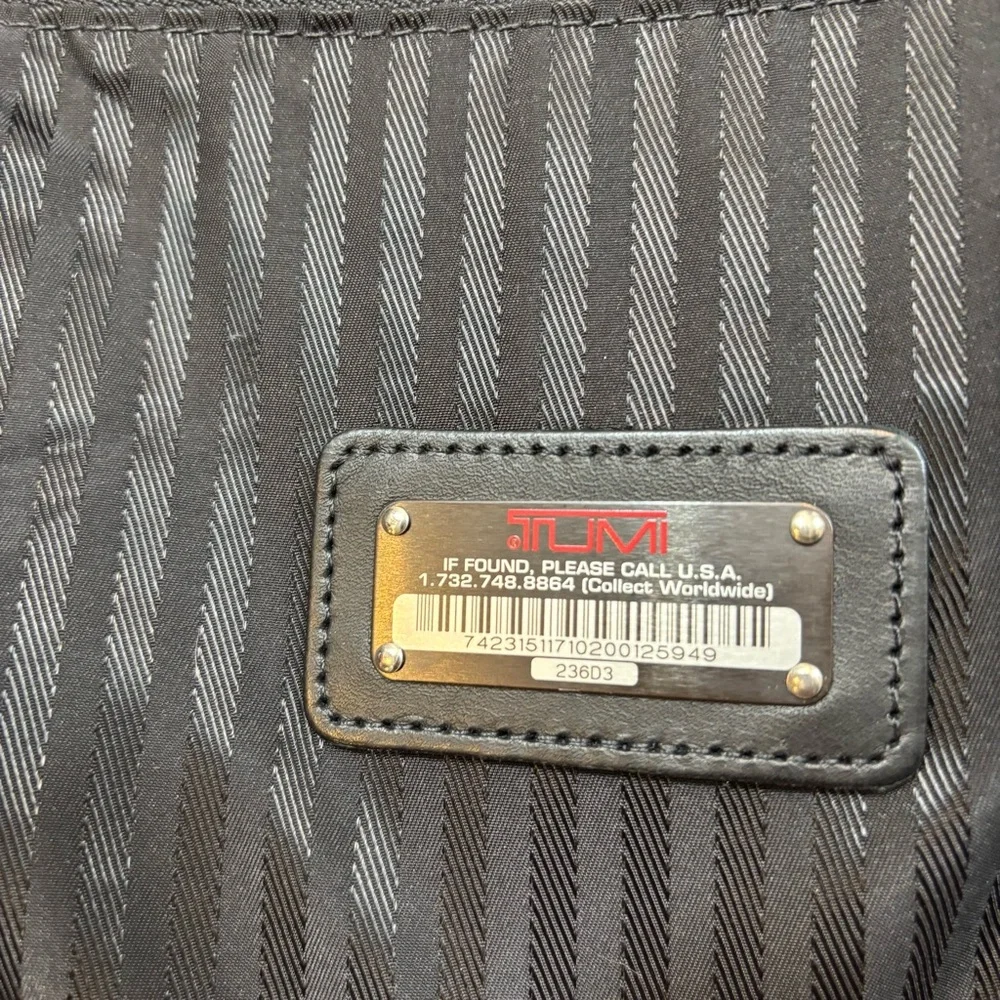 Tumi‎ ALPHA Garment Bag Tri-Fold Carry-On Black